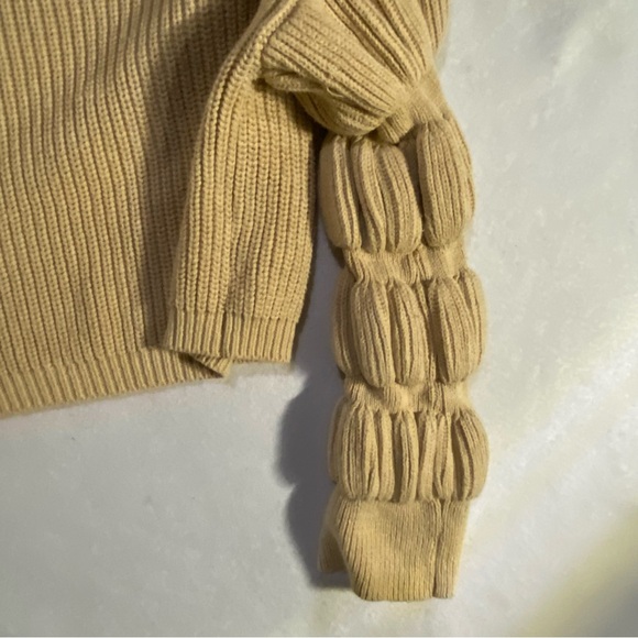 Beige Botany Donut Sleeve Sweater M/L - Picture 2 of 7